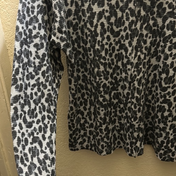 Vince Camuto Cowl Neck Top - Picture 5 of 11